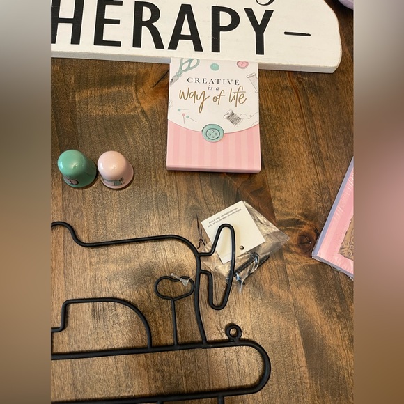 Sewing Notions- Lot - Picture 13 of 16